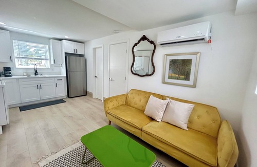 Hollywood Lakes Apartment | Chic, Charming and Central Stay