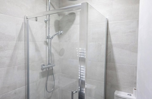 Wallington Apartment | Chic City Apartment in Wallington