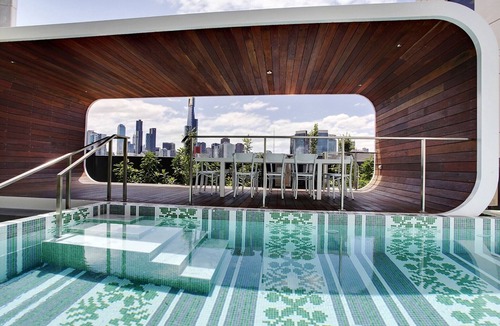 South Melbourne Apartment | Chic City Escape with Pool, Gym & Parking