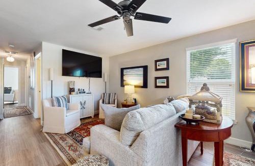 Southeast Pensacola House | Chic Coastal Cottage