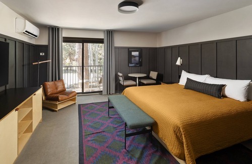 Lakeside Park Hotel | Chic Comfort in Tahoe - Near Beaches & Mountain Views