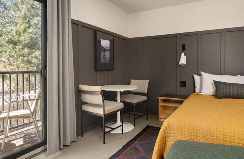Lakeside Park Hotel | Chic Comfort in Tahoe - Near Beaches & Mountain Views