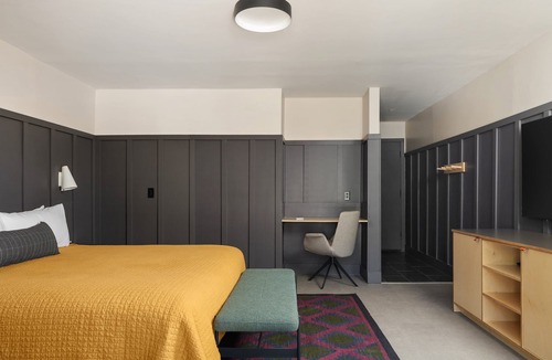 Lakeside Park Hotel | Chic Comfort in Tahoe - Near Beaches & Mountain Views