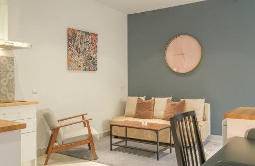 La Petxina Apartment | Chic & Comfortable Apartment, Private Terrace