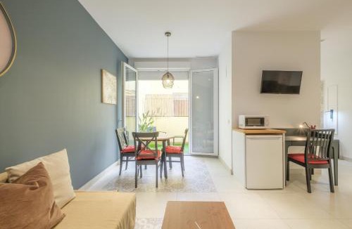 La Petxina Apartment | Chic & Comfortable Apartment, Private Terrace