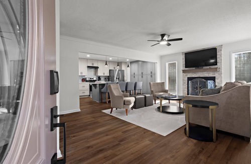 Marietta House | Chic & Comfy Stay Close to Everything