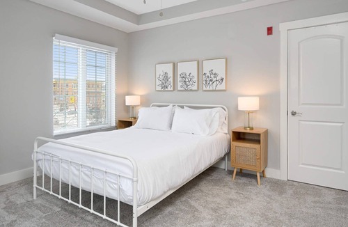 Lowry Hill East Condo | Chic condo 10/10 location!