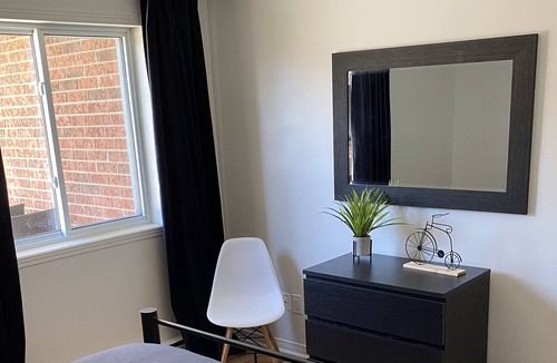 Magog Apartment | Chic & Confo