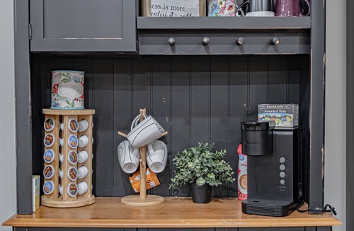 Moreland Apartment | Chic Country Basement