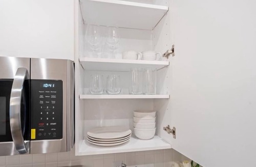 Monroe Ward Apartment | Chic & Cozy 1-Bedroom Downtown VCU