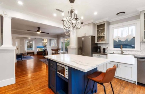 South Park House | Chic & Cozy 2BR Home Walkable Central Spot