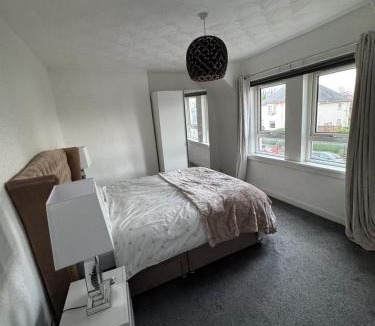 Kilmaurs House | Chic & Cozy 2BR Semi-Detached