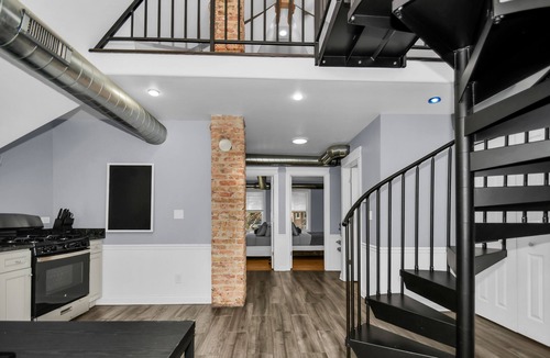 Forestview House | Chic & Cozy Chicago Stay Close to Downtown