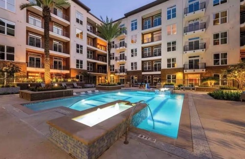 Central Business District Apartment | Chic & Cozy Downtown Getaway in Houston