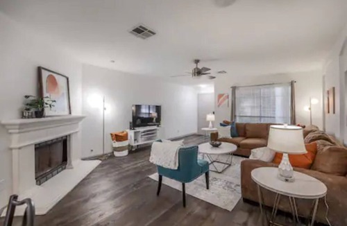Heatherwilde House | Chic Cozy Home near Austin with Bonus Game Room, Near Kalahari