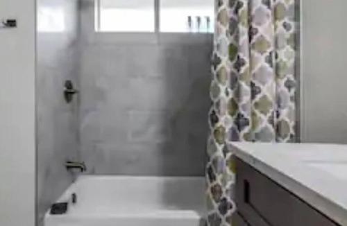 Heatherwilde House | Chic Cozy Home near Austin with Bonus Game Room, Near Kalahari
