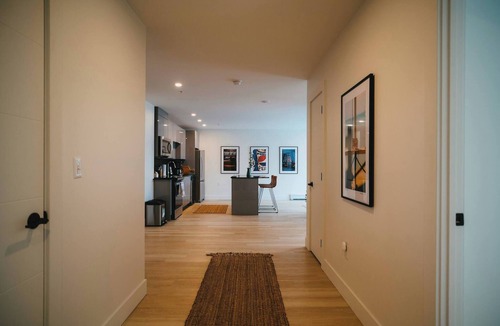 North End Bed & Breakfast | Chic Cozy Retreat - 2BR - Stunning North End Views