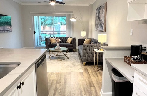 Claremont Apartment | Chic Cozy Retreat