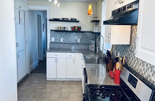Watervliet House | Chic Cozy Suburban Sanctuary 5bdrm 2 bath Entire House!