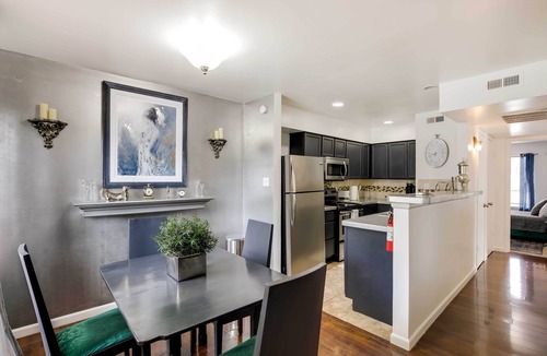 Knox - Henderson Condo | Chic Dallas Condo w/Pool, Walk to Knox Street!