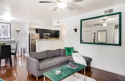 Knox - Henderson Condo | Chic Dallas Condo w/Pool, Walk to Knox Street!