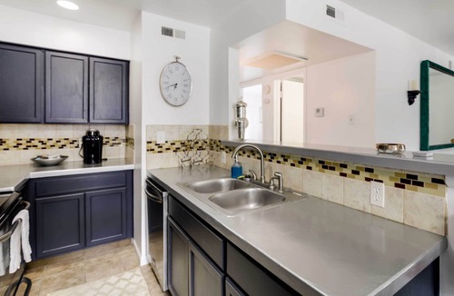 Knox - Henderson Condo | Chic Dallas Condo w/Pool, Walk to Knox Street!