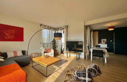 Boutonnet Apartment | Chic Design - Family-Friendly