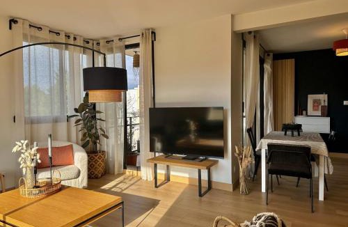 Boutonnet Apartment | Chic Design - Family-Friendly