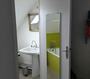 Villemort House | Chic, disconnected countryside