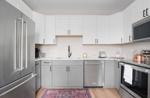 Franklin Apartment | Chic Downtown Franklin Condo-Sleeps 6!