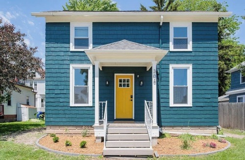 Appleton House | Chic Downtown House - Walk to Shops & Dining!