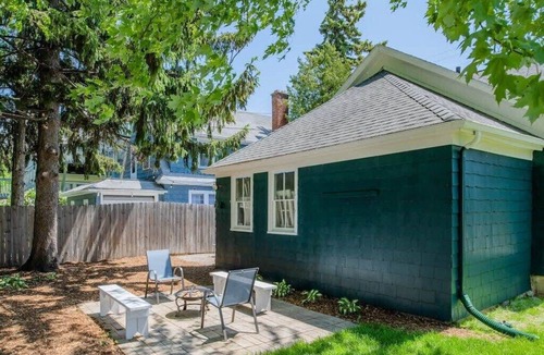 Appleton House | Chic Downtown House - Walk to Shops & Dining!