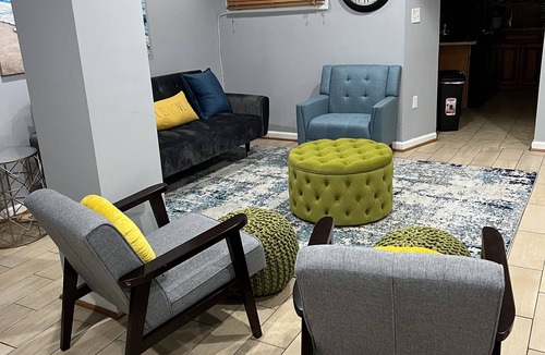Eckington Apartment | Chic Downtown In-Law Suite