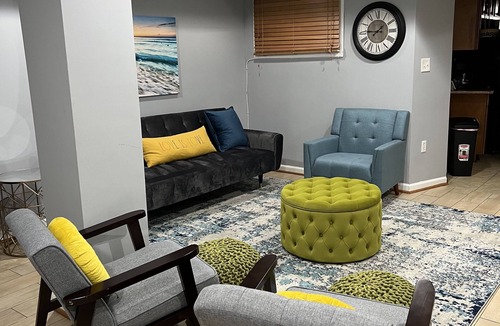 Eckington Apartment | Chic Downtown In-Law Suite