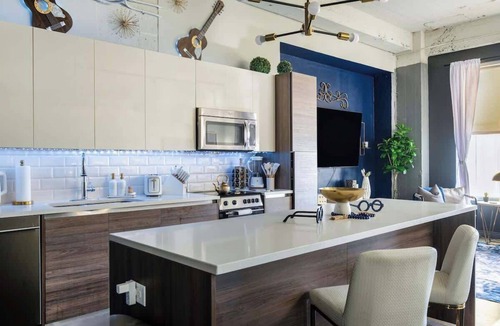 Downtown Dallas Apartment | Chic Downtown Industrial loft