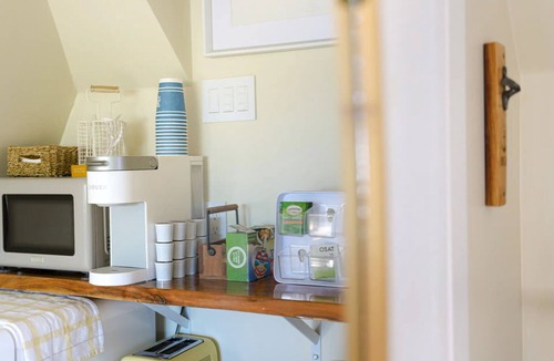 Rockport Condo | Chic Downtown Loft ☆ Private Parking ☆ Ocean View