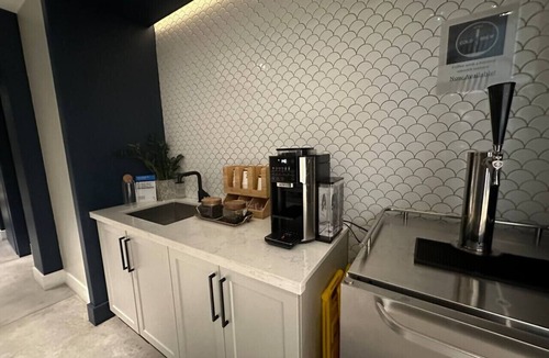 Downtown Sacramento Apartment | Chic Downtown Luxury Suite