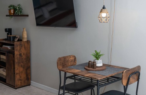 Englewood Park Apartment | Chic Downtown Orlando Studio