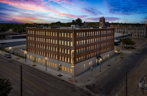 Brazos Apartment | Chic Downtown Waco Apartment