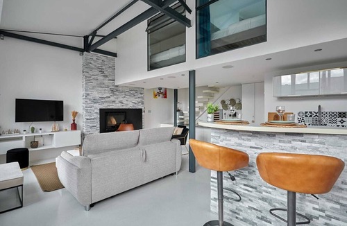 Bonne-Nouvelle Apartment | Chic duplex loft in the heart of Paris Montorgueil