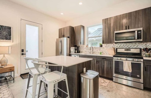 Govalle House | Chic East Austin Home | Walkable w/Private Yard