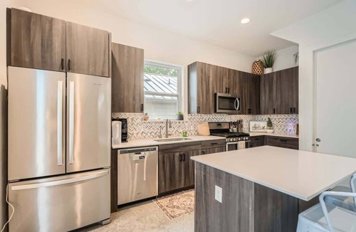 Govalle House | Chic East Austin Home | Walkable w/Private Yard