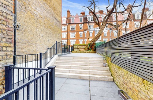 Munster Apartment | Chic & Elegant 4Bed APT-10Min Walk To River Thames