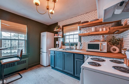 Elizabethtown Apartment | Chic Elizabethtown Apartment: Walk to Downtown!