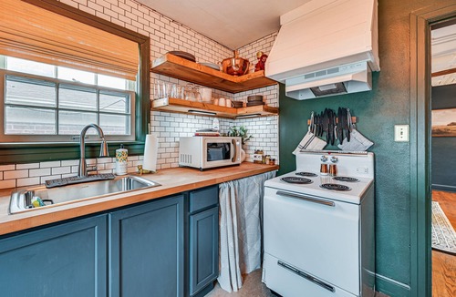 Elizabethtown Apartment | Chic Elizabethtown Apartment: Walk to Downtown!