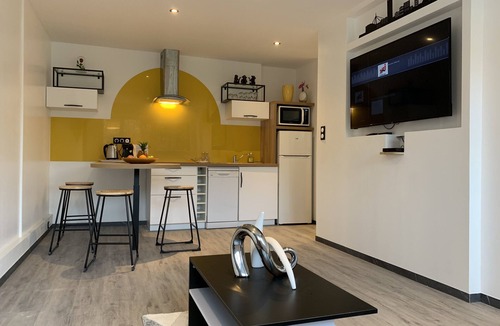 Downtown Le Havre Apartment | Chic facing the Saint Roch garden