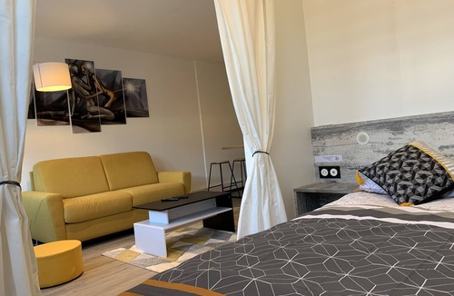 Downtown Le Havre Apartment | Chic facing the Saint Roch garden