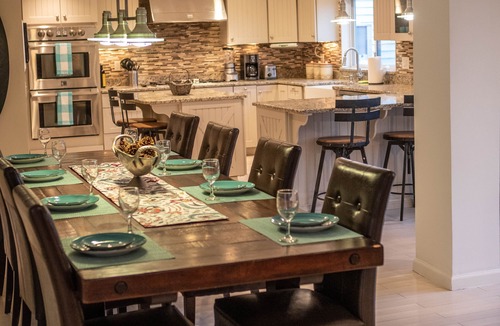 Preston House | Chic Farmhouse 2 miles from Foxwoods