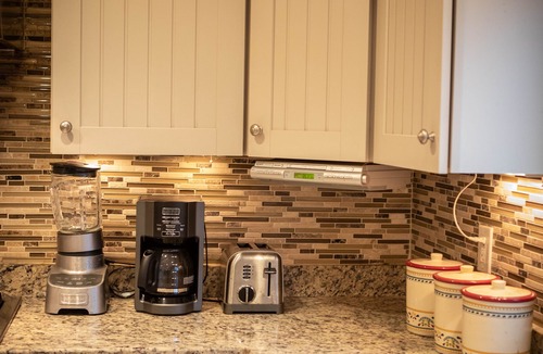 Preston House | Chic Farmhouse 2 miles from Foxwoods