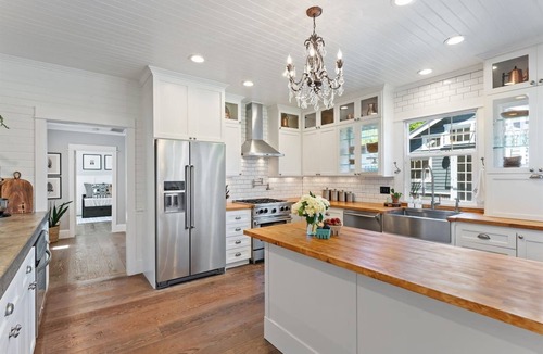 Wilsonville House | Chic Farmhouse & Glamp Spot